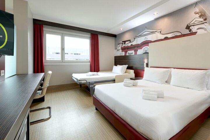 Room 18 of 30
