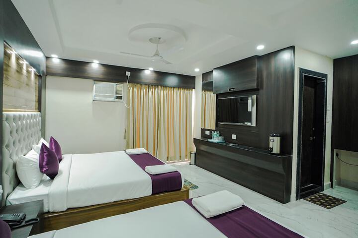 Room 12 of 63