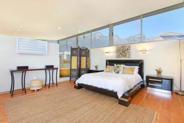 Room 3 of 6