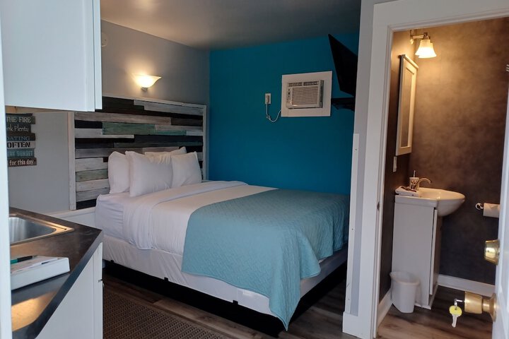 2 Queen Beds Connecting Rooms Lakeside (42 of 50)
