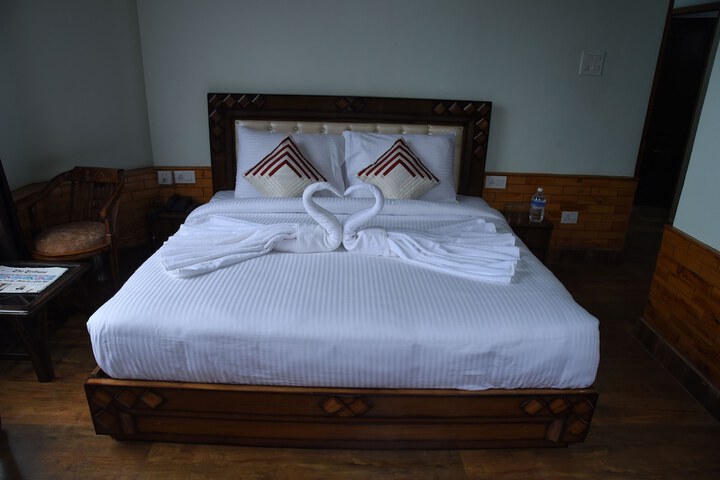 Room 16 of 76