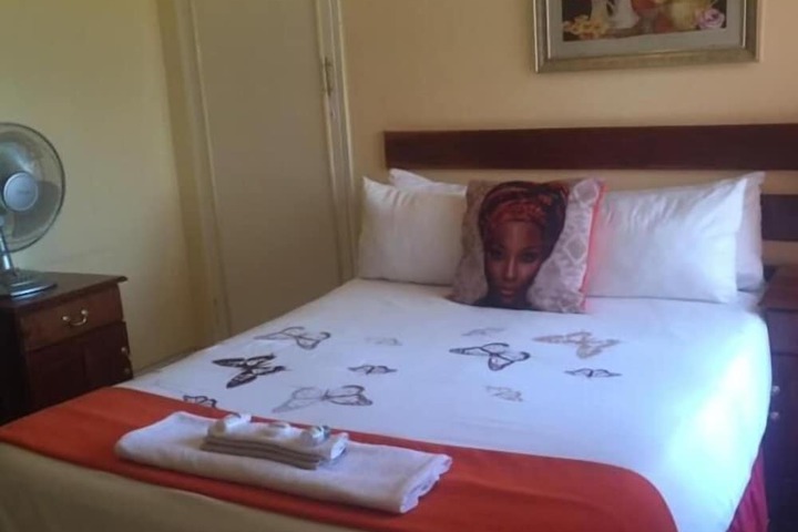Room 9 of 25