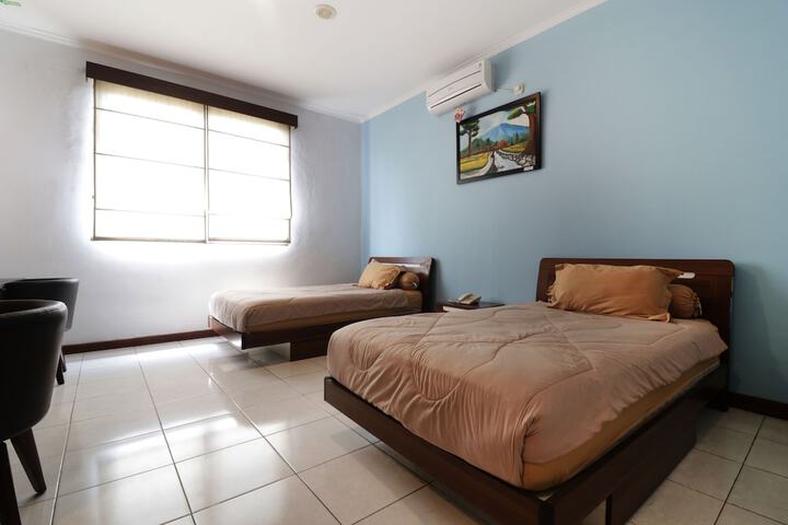 Room 9 of 25