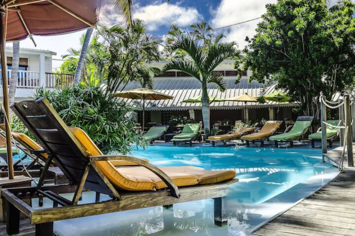 Hotel Pool