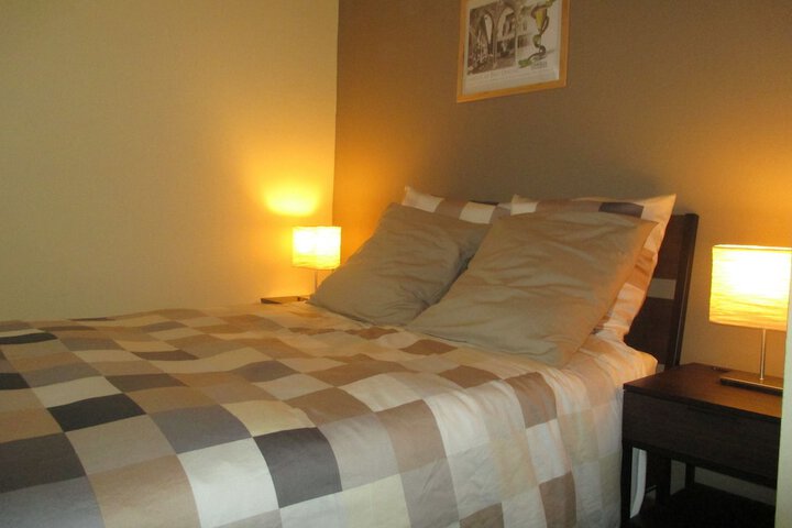 Room 2 of 27