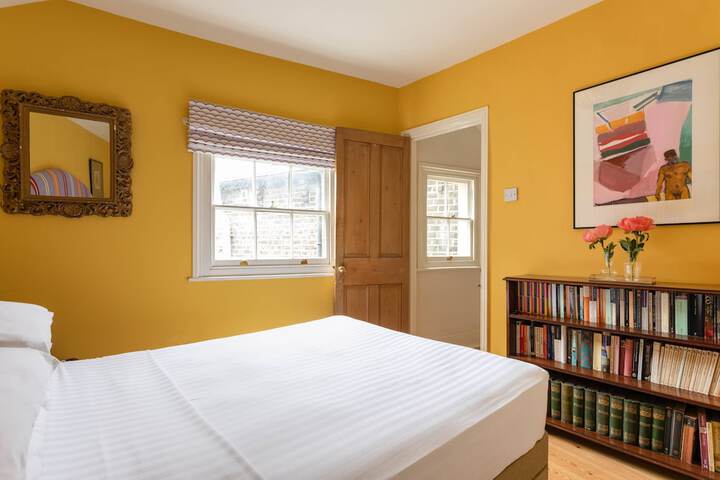 Room 9 of 39
