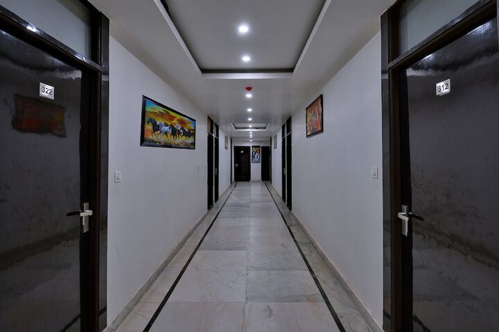 Ballroom/Hall 99 of 102