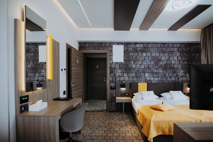 Room 50 of 132