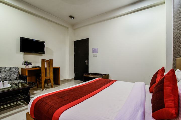 Room 27 of 49