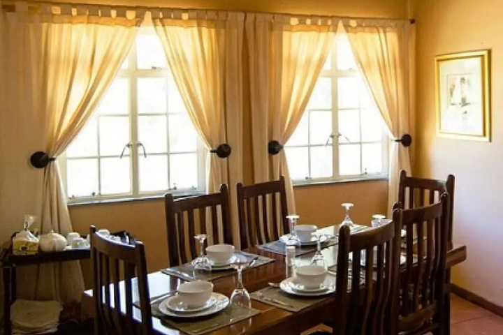 Dining 10 of 11