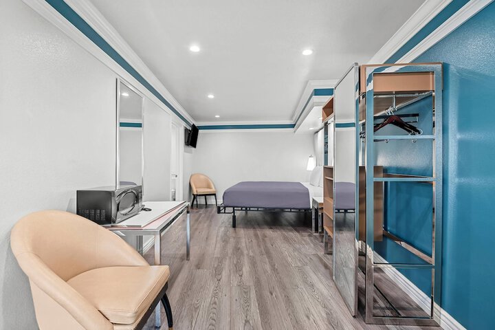 Room 19 of 31