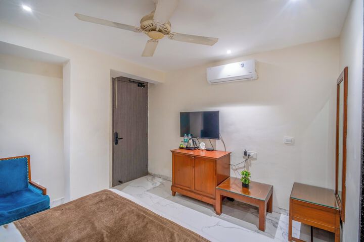 Room 12 of 75