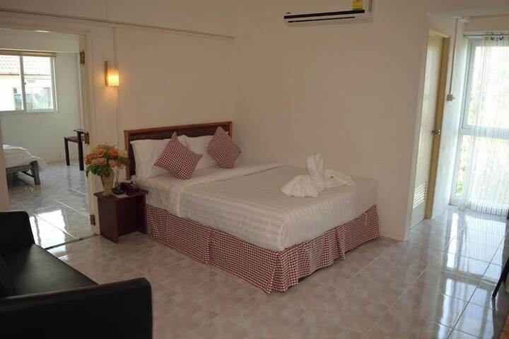 Room 4 of 24