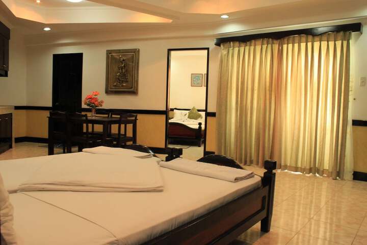 Room 16 of 38