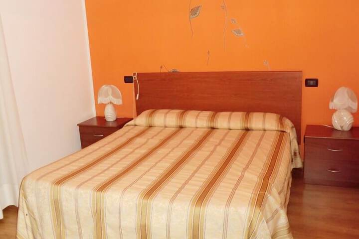 Room 12 of 34