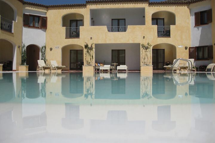 Hotel Pool