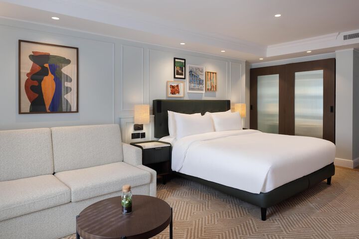 Room 48 of 170
