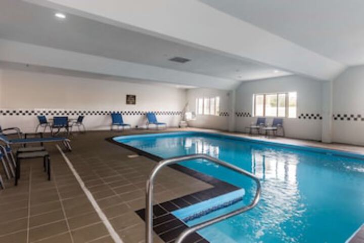 Pool 103 of 213