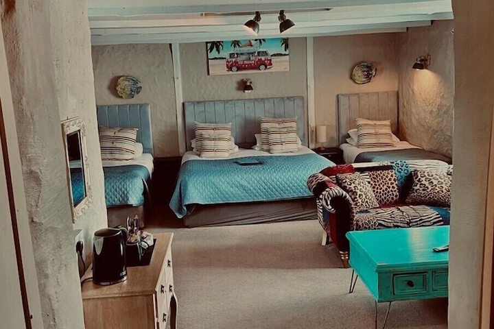 Room 16 of 121