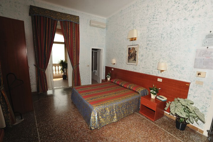 Room 7 of 22