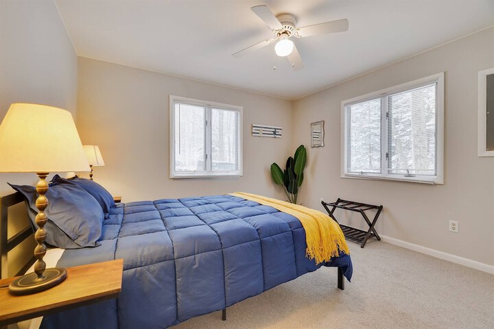 Room 2 of 37