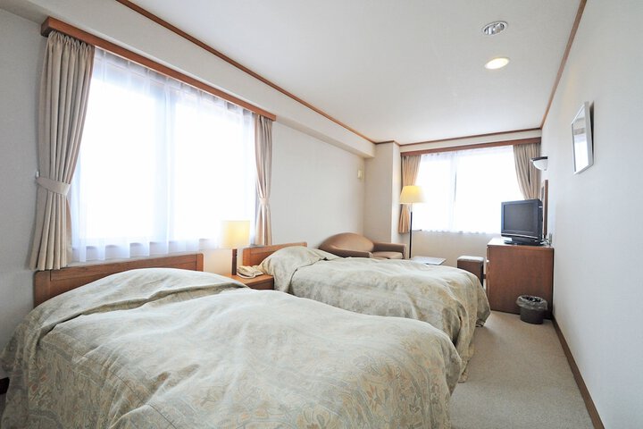 Room 6 of 94