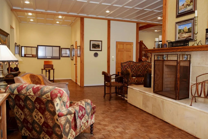 Room 2 of 20