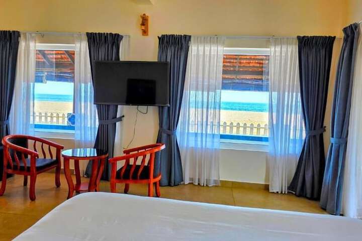 Room 8 of 48