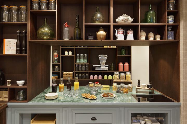 Snack bar