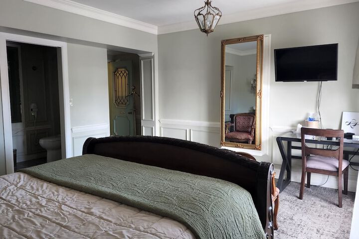 Room 85 of 206