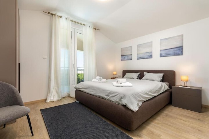 Room 47 of 194