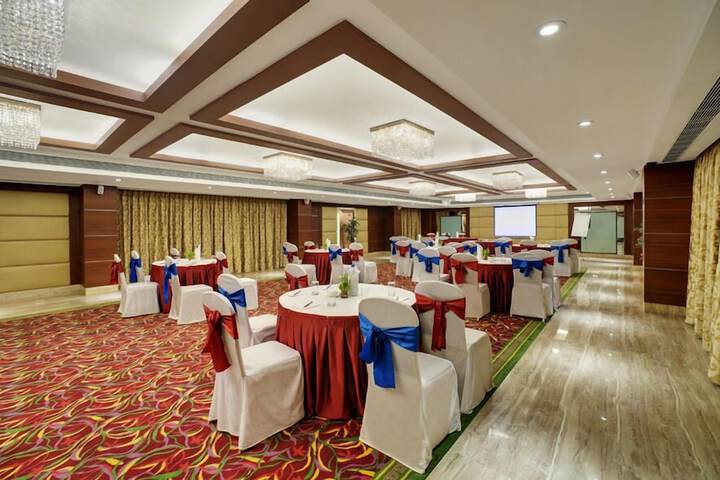Ballroom/Hall 39 of 47