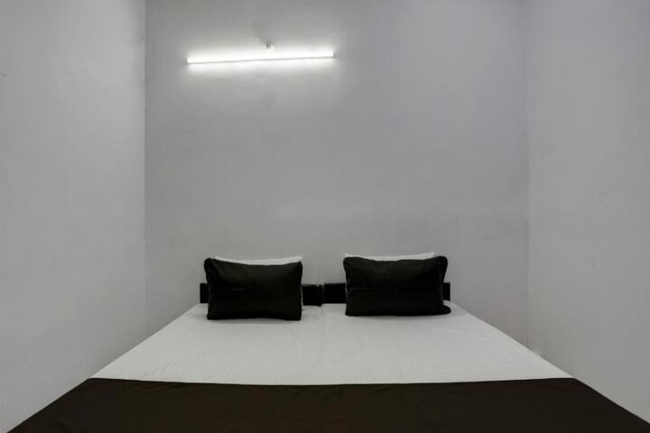 Hotel O by OYO KAVYA RESIDENCY