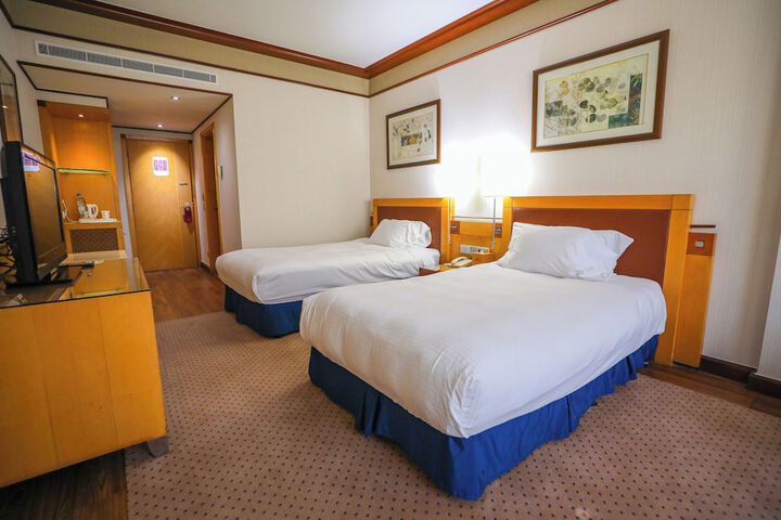 Room 26 of 135