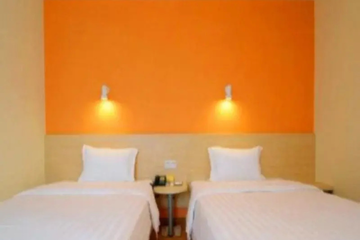 Room 4 of 20