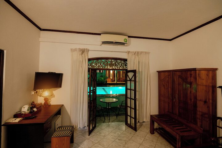Room 5 of 42