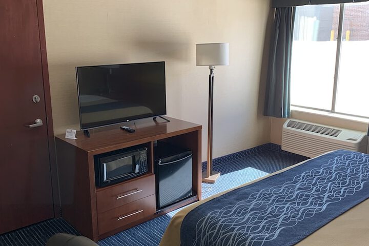 1 King Bed Suite (16 of 16)