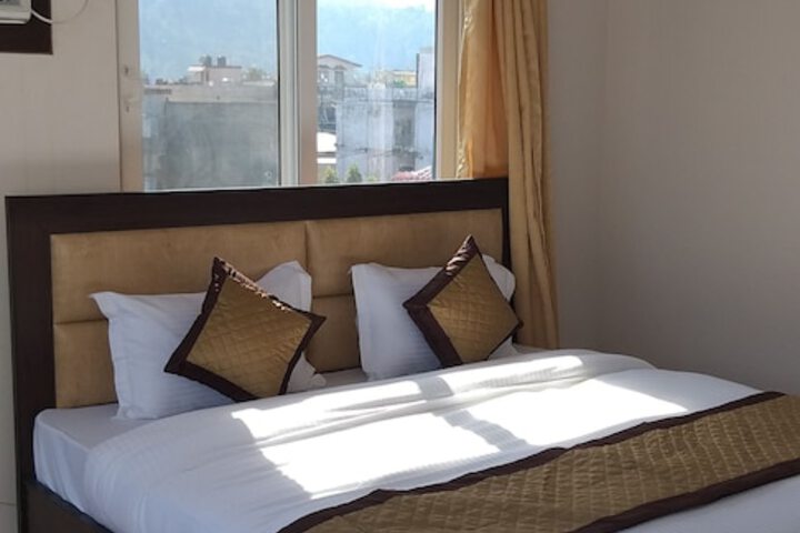 Room 6 of 53
