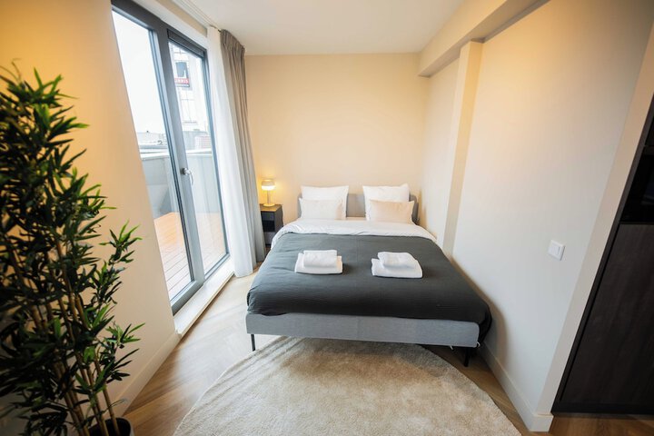 Room 56 of 215