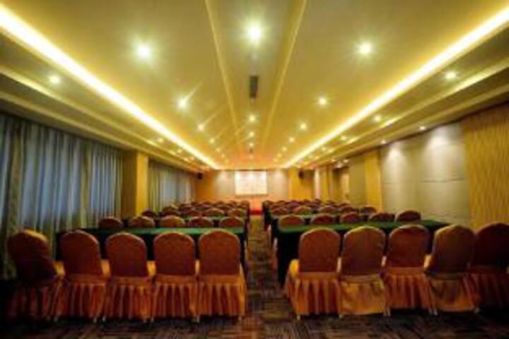 Glee All Seasons Hotel (Chengdu Chunxi Road)