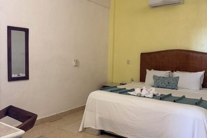 Room 9 of 31