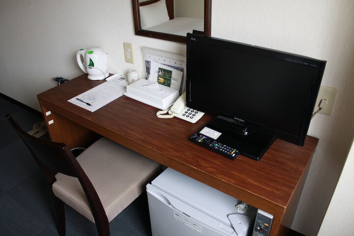 Room 9 of 32