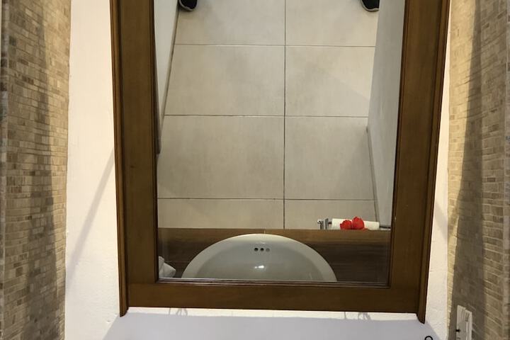 Room 20 of 76