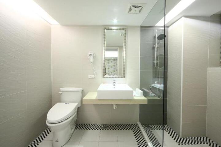 General 28 of 33
