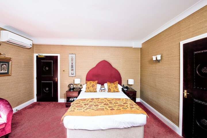 Room 46 of 107