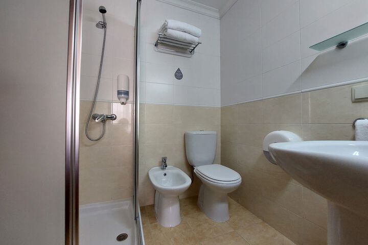 Room 32 of 57