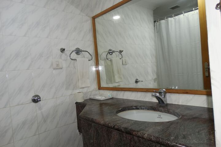 Room 32 of 45