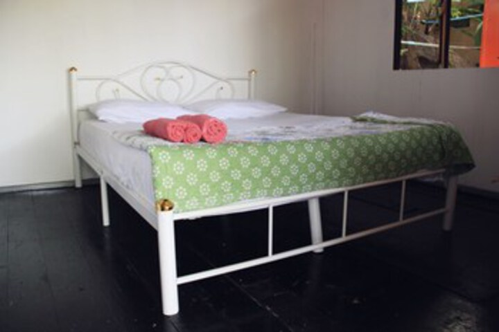 Room 22 of 48