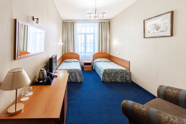 Room 10 of 46