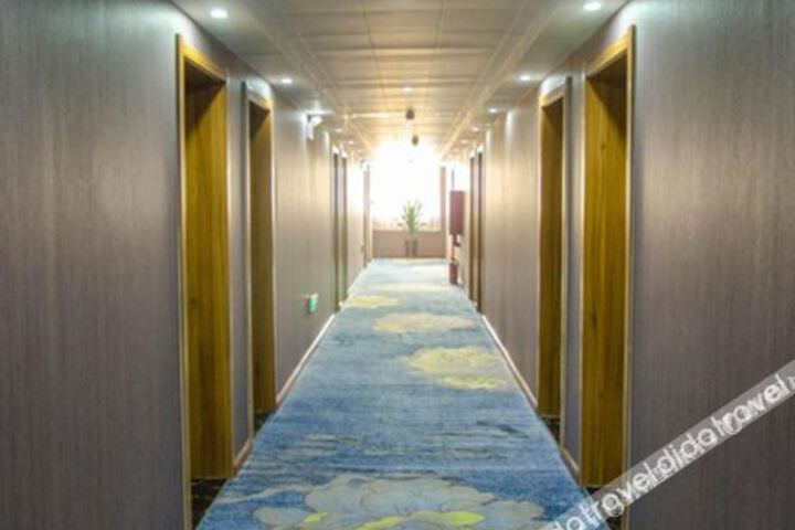 Hotel Interior 9 of 31